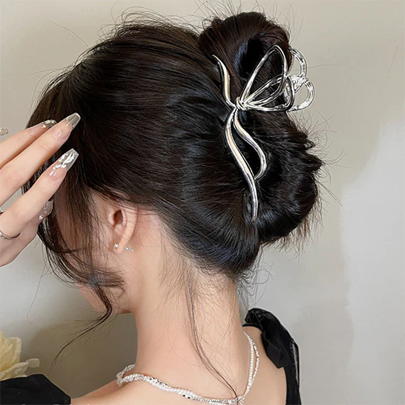 Clean Girl Claw Clip - Image 2