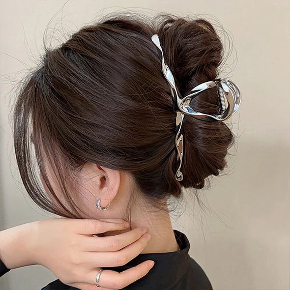 Clean Girl Claw Clip - Image 3
