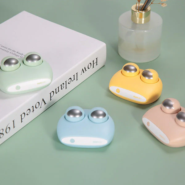 Meme Frog Contact Lens Cleaner - Image 2