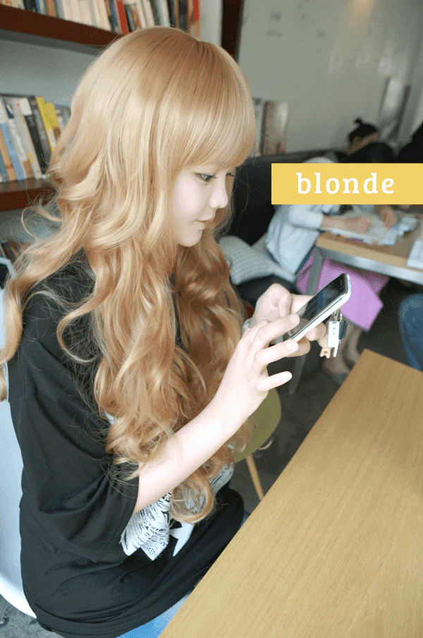 Premium Wig Princess Alice Soft Curly Hair (Blonde) - Image 4
