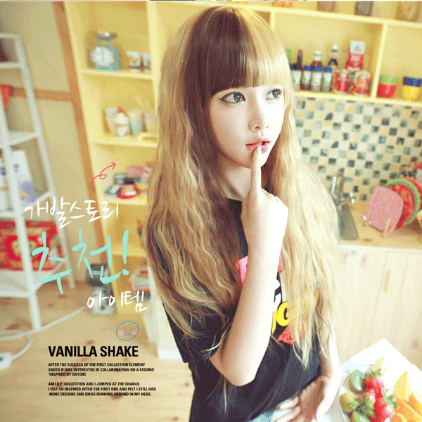 Premium Wig Vanilla Shake Small Soft Curly Hair (Blonde & Brown) - Image 4