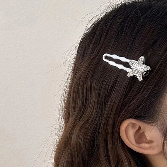 Y2K Rhinestone Star Hair Clip - Image 3